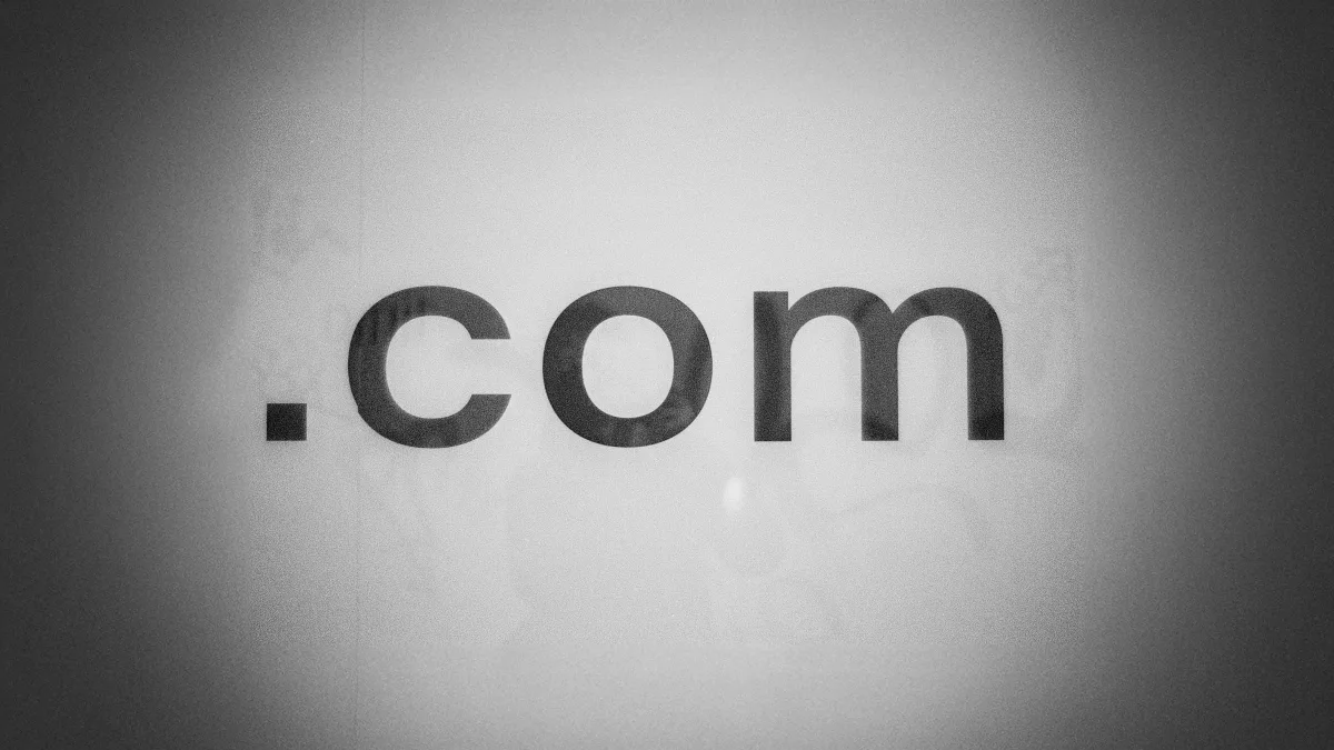 Atención: se terminan los dominios .com (¿y ahora qué?)